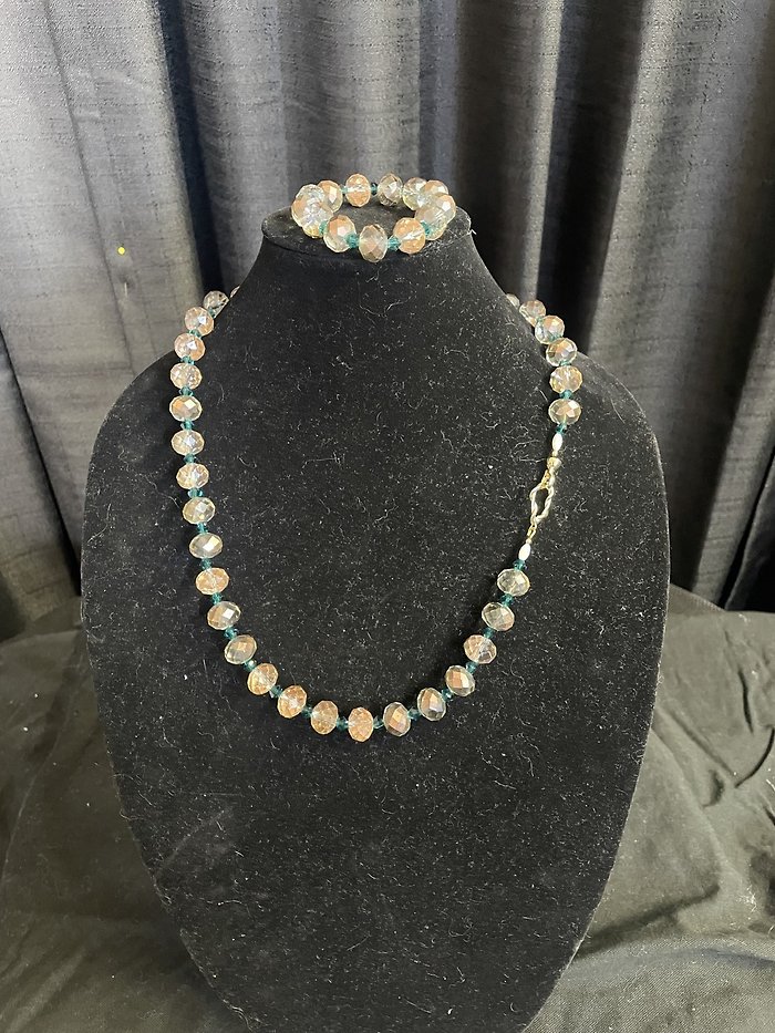 Sparkling Necklace & Bracelet Set