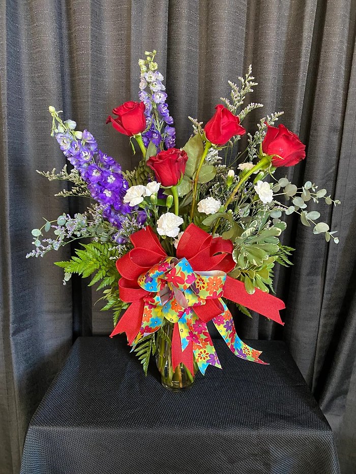 Deluxe Fresh Cut Flower Arrangement